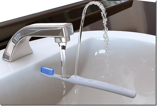 Toothbrush Features Integrated FountainMaking thumb