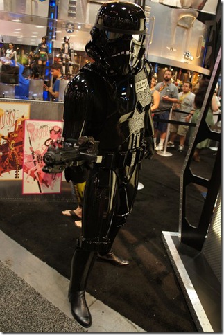 53-38893-sdcc2012_405-1342430962